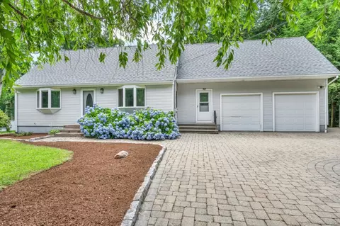 42 Alice Dr, Coventry, CT 06238