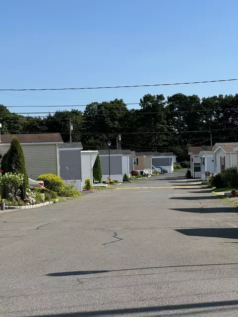 1012 Old Colony Rd #107, Meriden, CT 06451