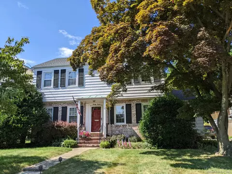 27 Hackett Cir N, Stamford, CT 06906