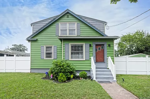 20 Osmond St, East Haven, CT 06512