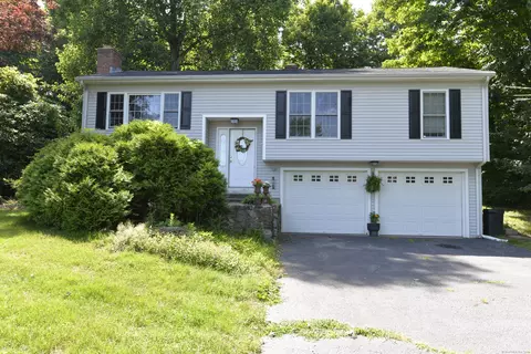97 Skokorat St, Seymour, CT 06483