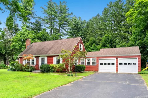 26 Westwood Dr, Simsbury, CT 06070