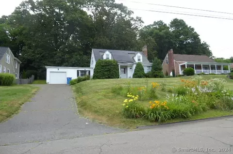 135 Pilgrim Rd, Bristol, CT 06010