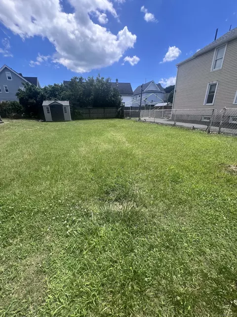 70 Clifford St, Bridgeport, CT 06607