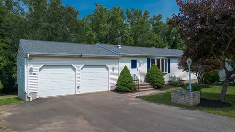45 Deer Run Rd, Wallingford, CT 06492