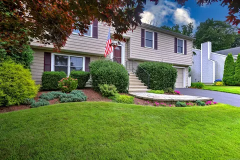 101 Nicole Dr, Milford, CT 06460