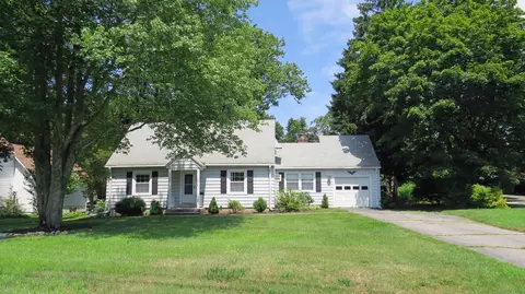 12 Beacon Manor Rd, Naugatuck, CT 06770
