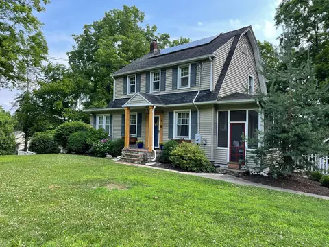 8 Joes Hill Rd, Danbury, CT 06811