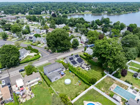 59 Mathews St, Stamford, CT 06902