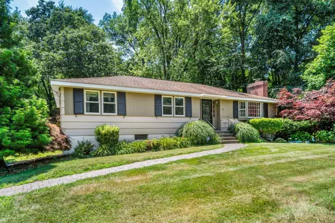 791 Dennis Dr, Orange, CT 06477