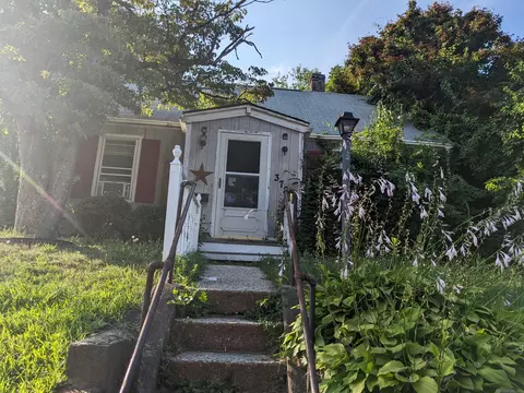 378 Queen St, Bridgeport, CT 06606