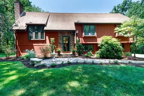 5 Gina Ln, Wallingford, CT 06492
