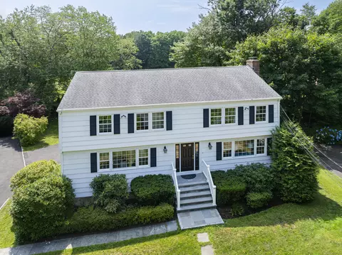 66 Lockwood Ln, Greenwich, CT 06878