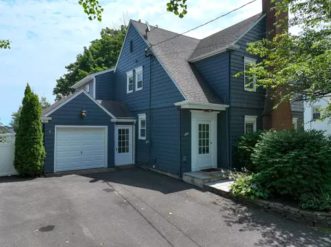 344 S Main St, West Hartford, CT 06107