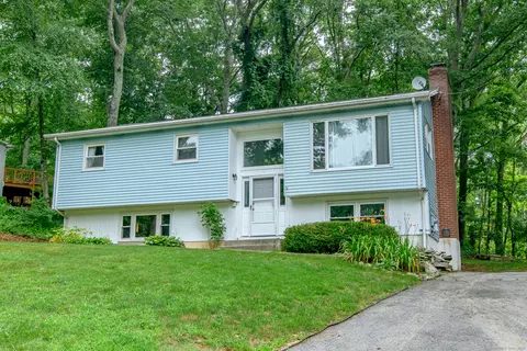 36 Hillwood Dr, East Lyme, CT 06357