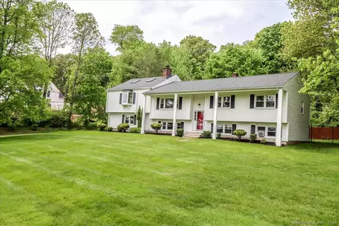 47 Upper State St, North Haven, CT 06473