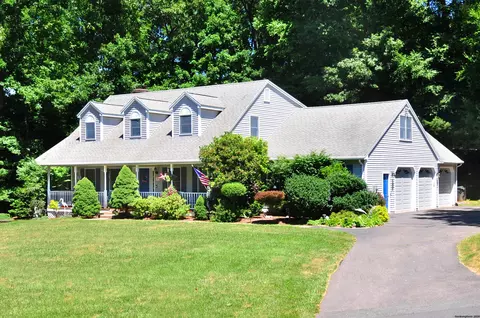 191 Bobby Ln, Manchester, CT 06040