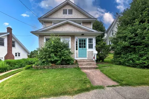 42 Ivy St, West Haven, CT 06516