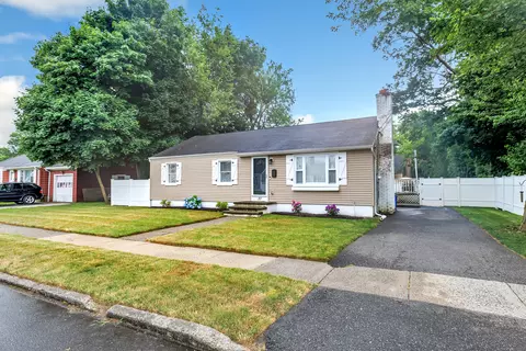 37 Winter St, Stratford, CT 06614