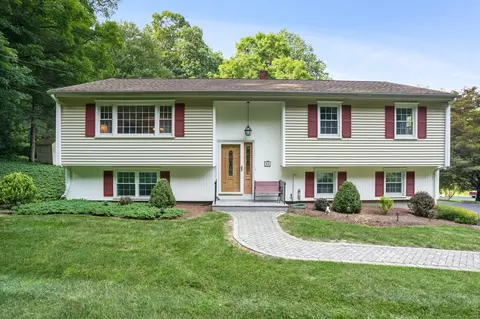 52 Wheeler Rd, Monroe, CT 06468