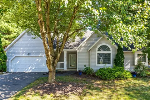 2 Edgewood Ct #2, Simsbury, CT 06070