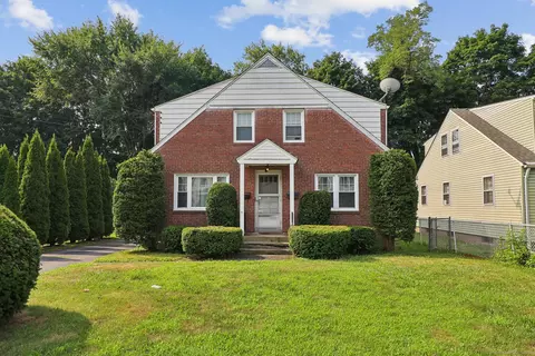 208 Columbia St, New Britain, CT 06052