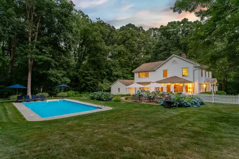 137 Weston Rd, Weston, CT 06883