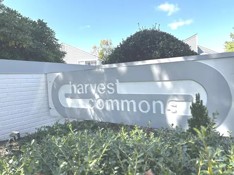 522 Harvest Cmns #522, Westport, CT 06880