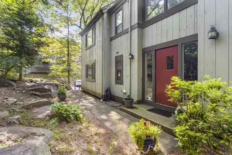 35 Harbour Vlg #C, Branford, CT 06405
