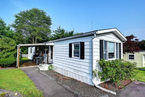 22 Thunderbird Dr, Naugatuck, CT 06770