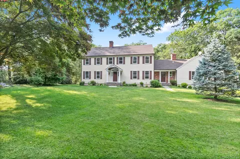 90 Evergreen Rd, New Canaan, CT 06840