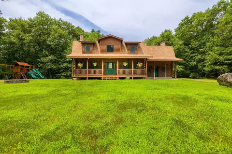 48 Gaumond Rd, North Grosvenor Dale, CT 06255