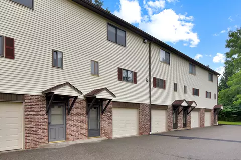 140 Thompson St #10C, East Haven, CT 06513