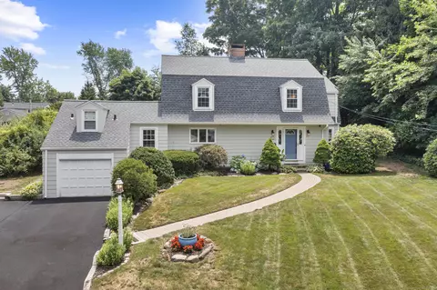 47 Roberts Ln, West Hartford, CT 06107