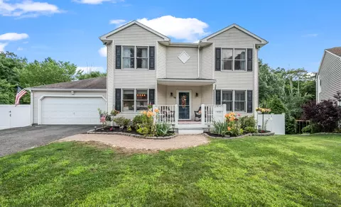 54 Ian Dr, Meriden, CT 06451