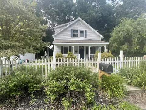 6 Cady St, Killingly, CT 06239