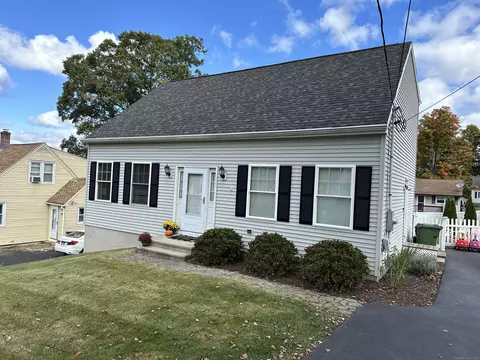 74 Harrington St, Meriden, CT 06451