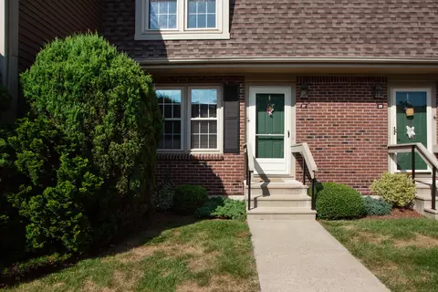 27 Newberry Ln #27, Glastonbury, CT 06033