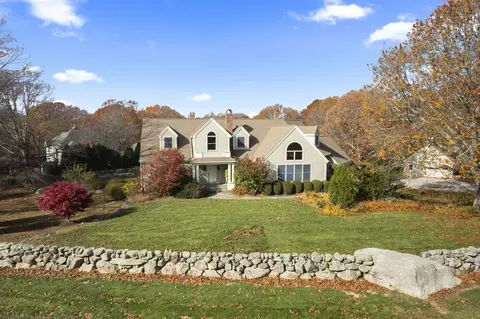 4 E Neck Rd, Stonington, CT 06378