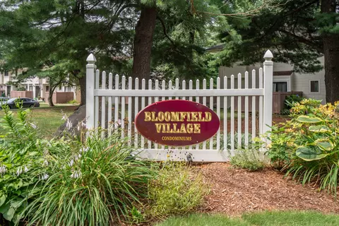 17 Woodland Ave #A, Bloomfield, CT 06002
