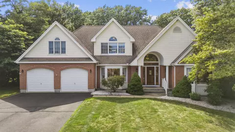 27 Monticello Dr, Wethersfield, CT 06109