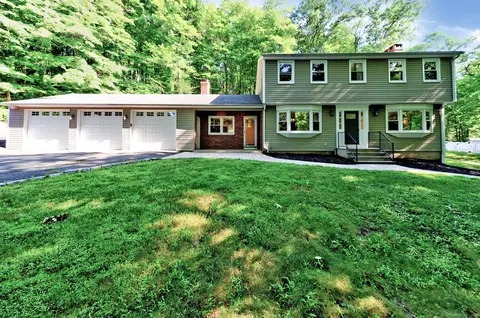 543 Clintonville Rd, North Haven, CT 06473