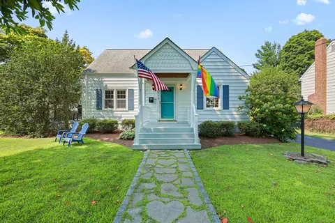 999 High St, Fairfield, CT 06824