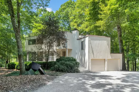332 Mill Rd, Stamford, CT 06903