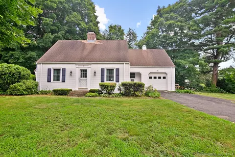 3 Pine Tree Ln, Glastonbury, CT 06033