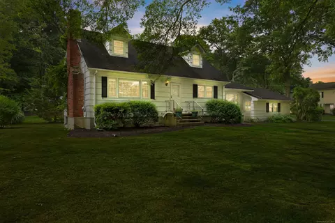 190 Lawrence Rd, Fairfield, CT 06824