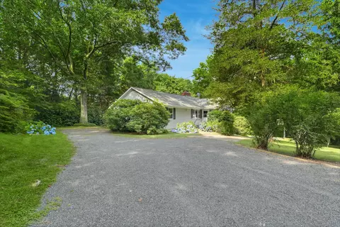 249 Porters Hill Rd, Monroe, CT 06468