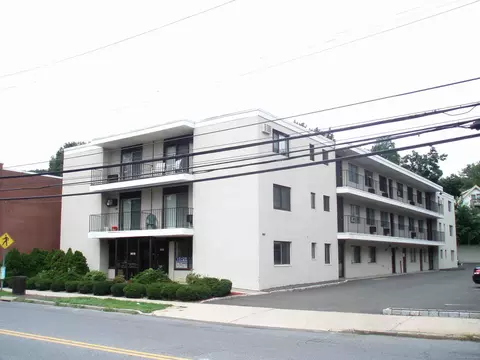 900 Hope St #4C, Stamford, CT 06907