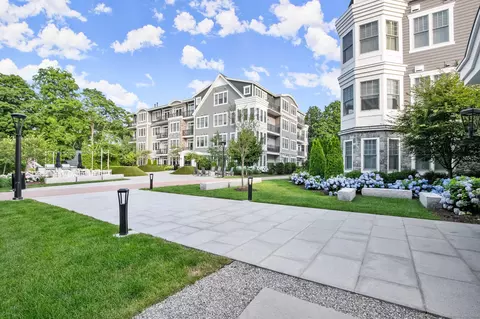 180 Park St #402, New Canaan, CT 06840