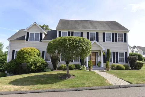 38 Castlewood Dr #38, Monroe, CT 06468